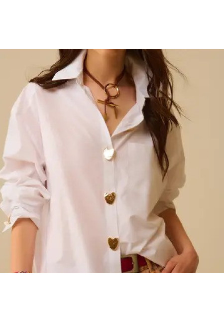 camisa blanca boto dorados