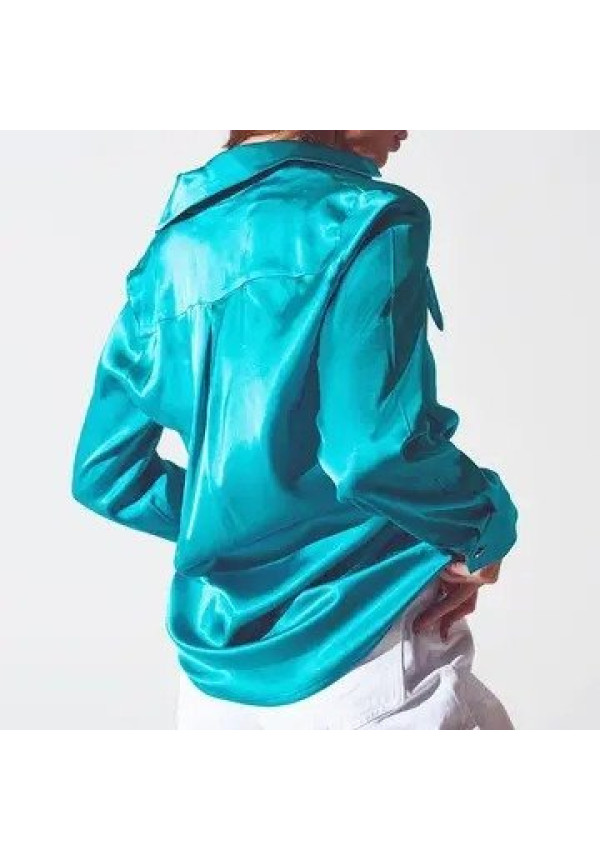 Blusa de satén en turquesa
